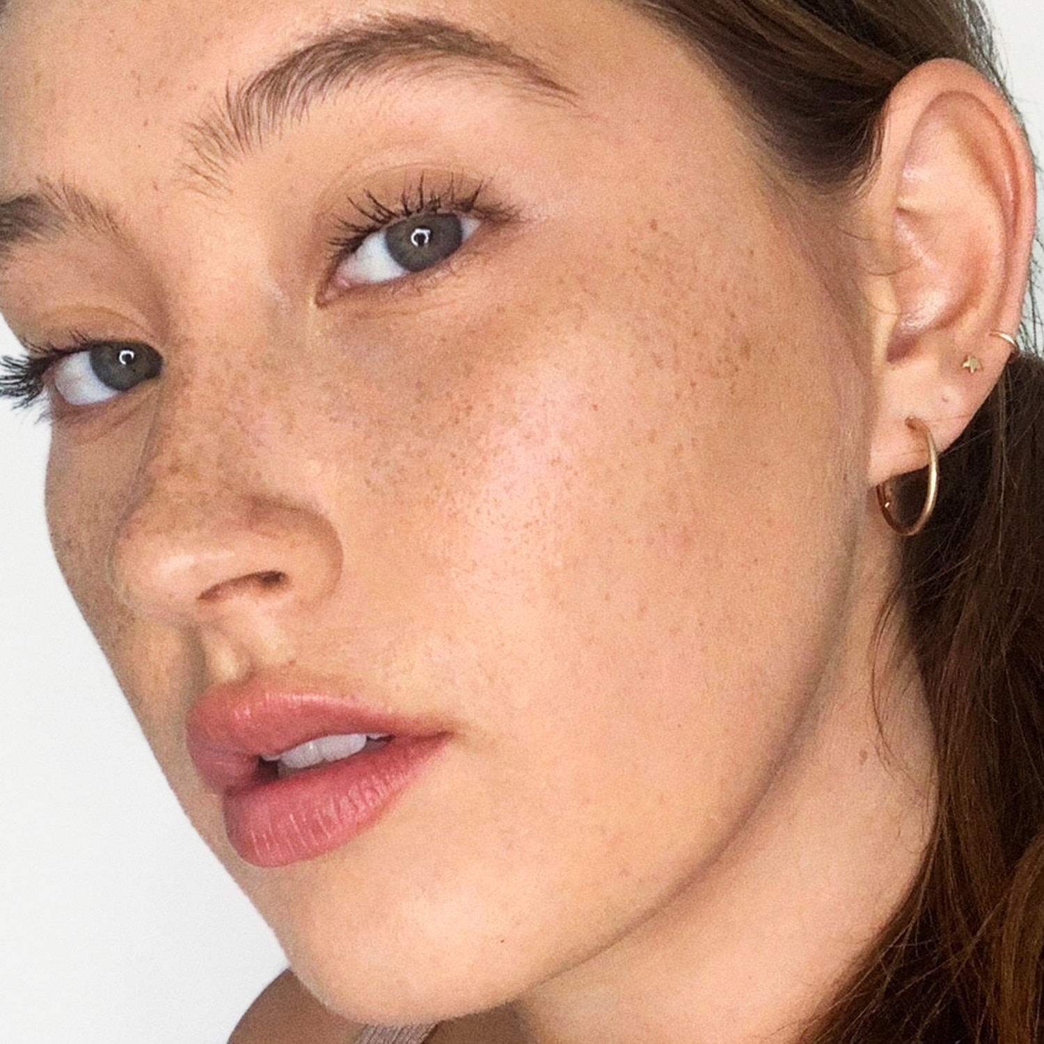 LIQUID TOUCH BRIGHTENING CONCEALER (CORRECTOR)